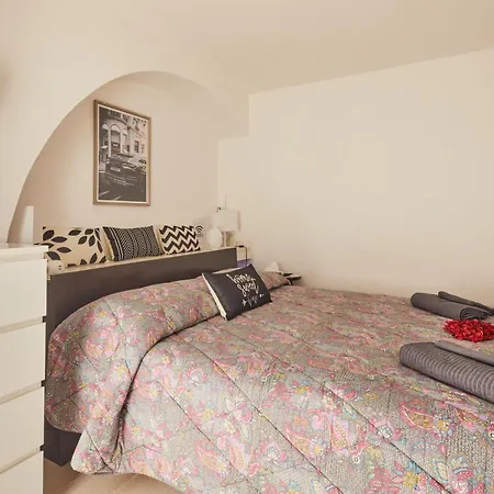 Charme House Navigli Διαμέρισμα